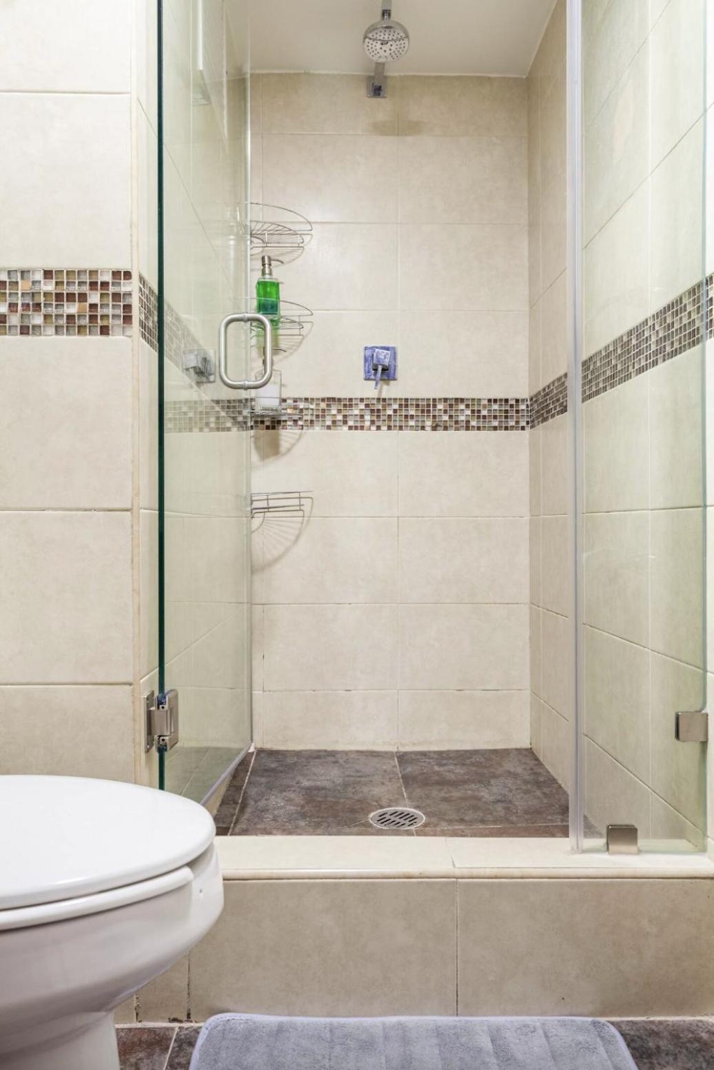 Privatunterkunft Private With Shared Bathroom In Roma Norte, *